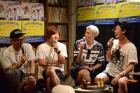 the telephones「Bye Bye Hello」試聴会の様子。