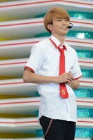 プロポーズを披露するユーキ。