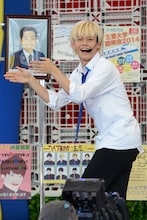 ユースケのモノマネをするカイ。