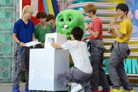 プレゼント抽選会を行うガチャムク超特急。