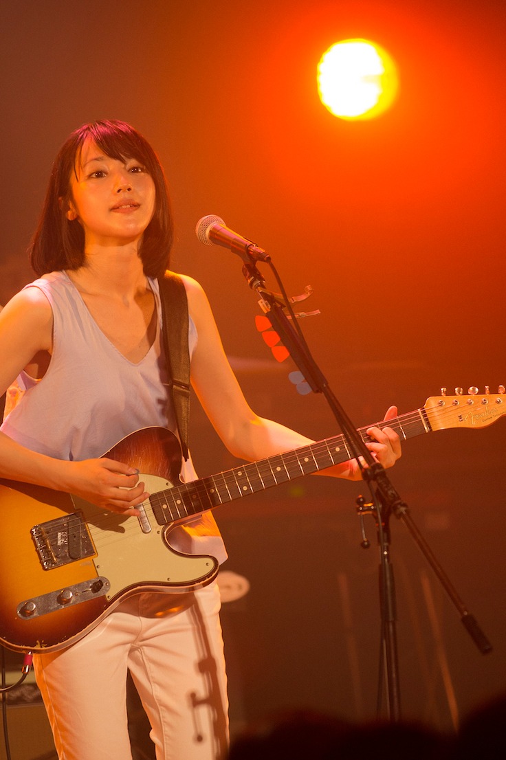 新山詩織