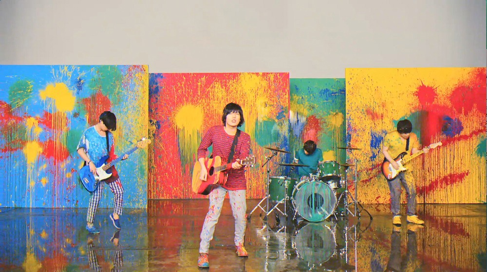 flumpool「夏よ止めないで ～You're Romantic～」MVのワンシーン。