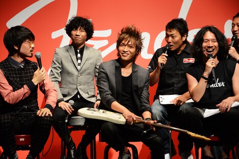 「FENDER LAUNCH PARTY」トークセッションの様子。