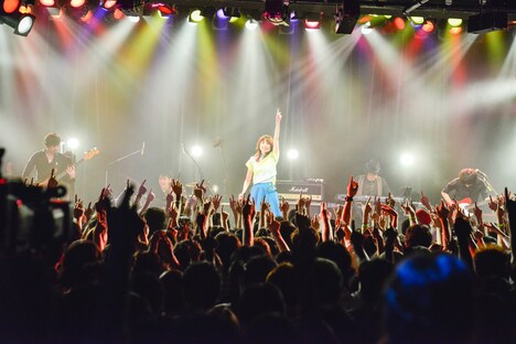 黒木渚「FREE LIVE ONEMAN TOUR『君が私をダメにする』」の様子。（Photo by Rui Hashimoto[SOUND SHOOTER]）