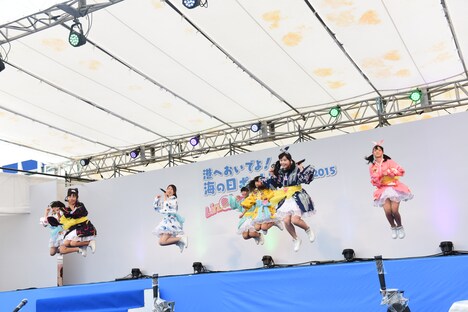 いとしまPR隊Lovit'ｓ!によるライブの様子。