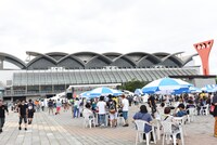 マリンメッセ福岡とイベント会場の様子。