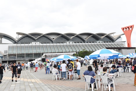 マリンメッセ福岡とイベント会場の様子。