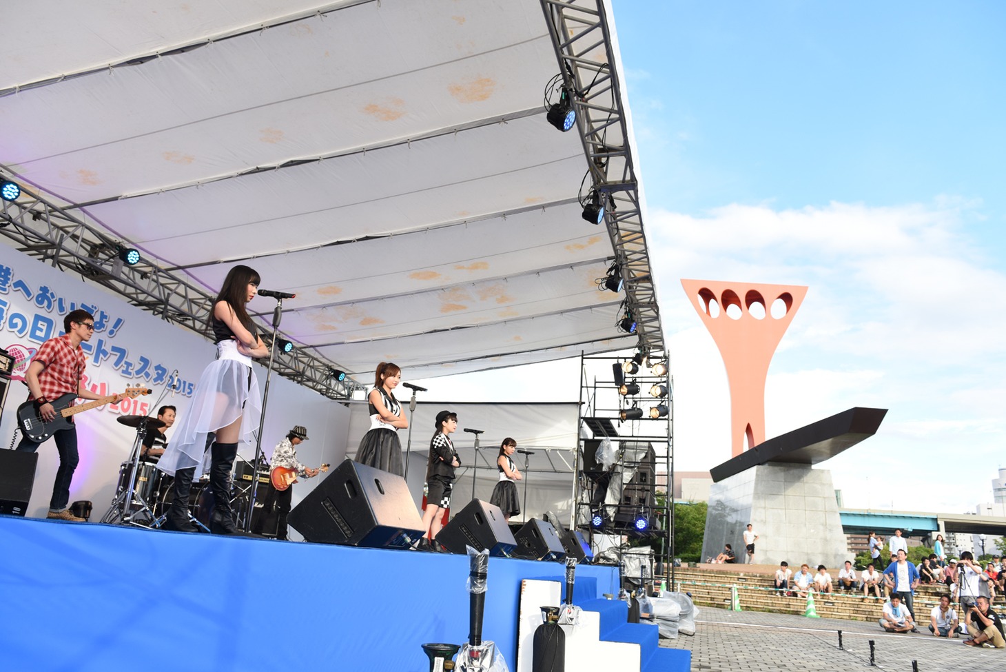 SRAMによるライブの様子。