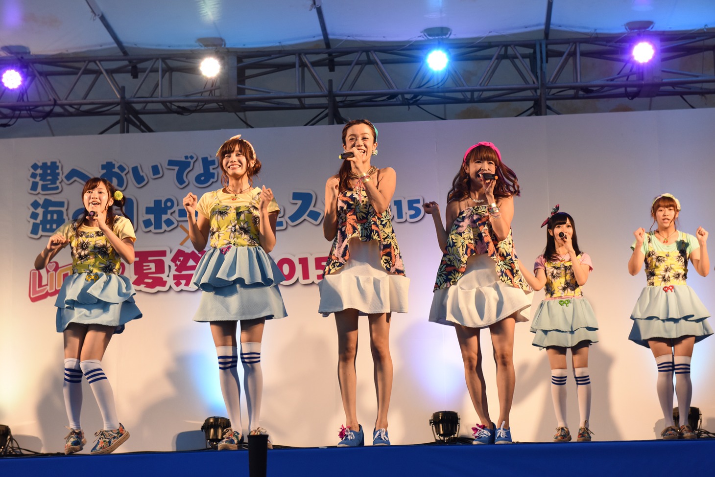LinQによるライブの様子。