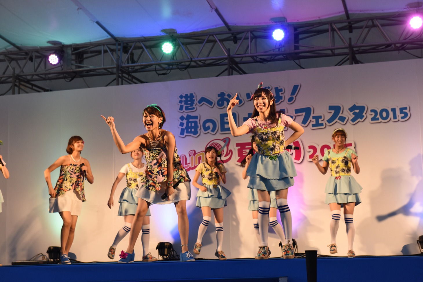LinQによるライブの様子。