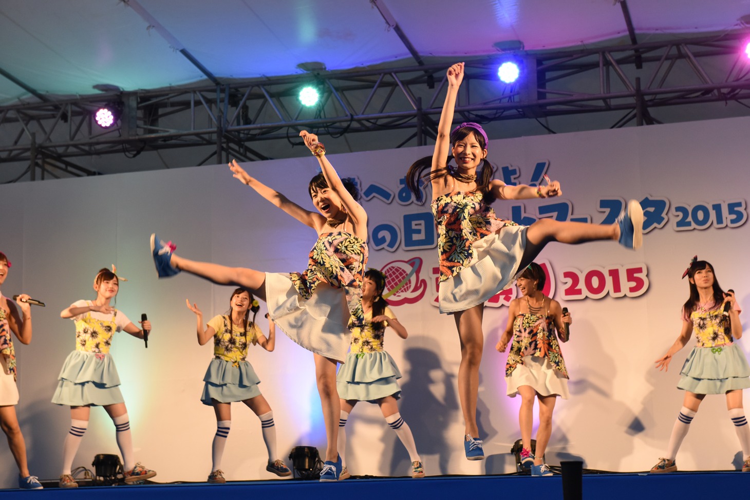 LinQによるライブの様子。