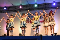 LinQによるライブの様子。