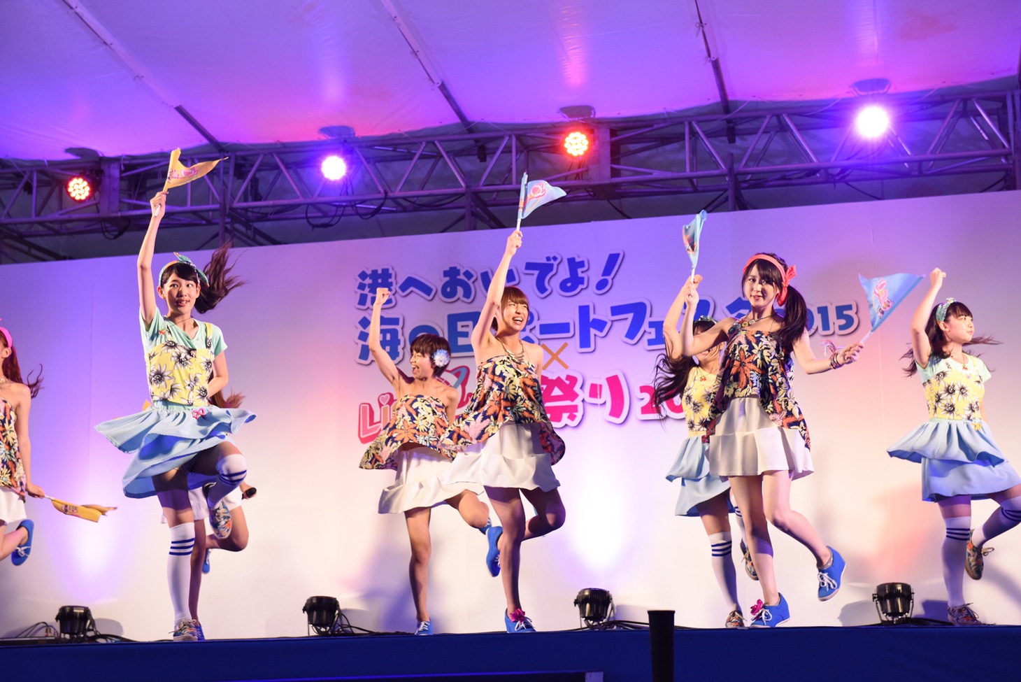 LinQによるライブの様子。