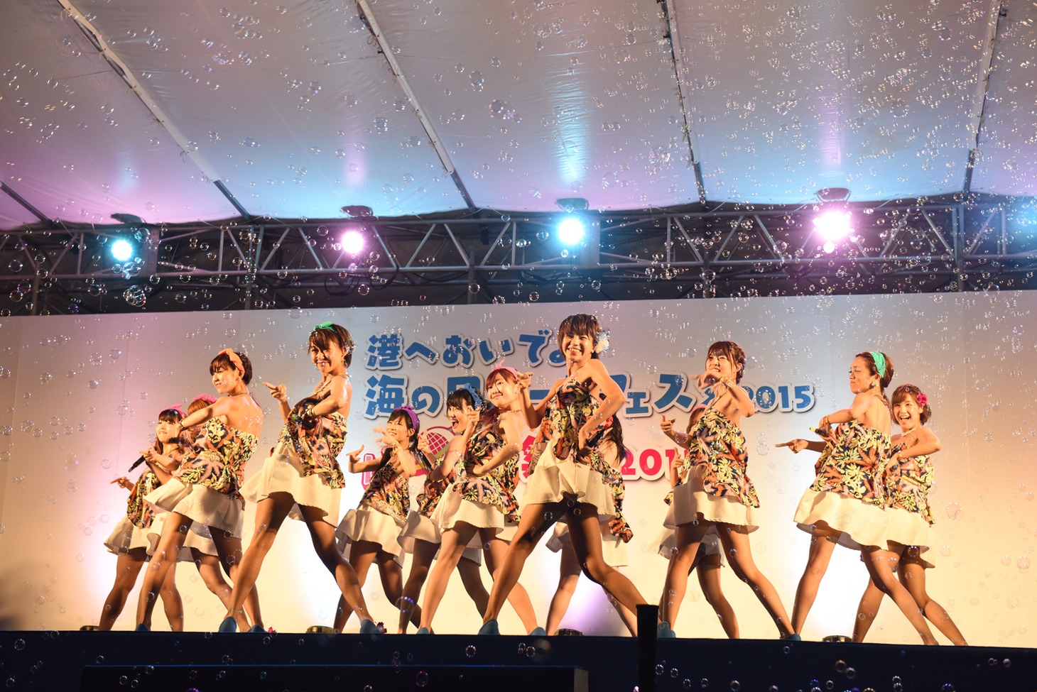 LinQによるライブの様子。