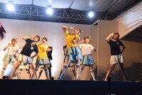 LinQによるライブの様子。