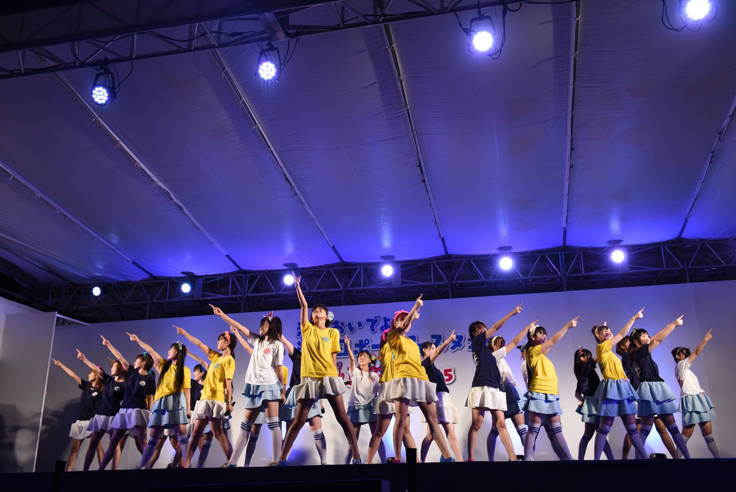 LinQによるライブの様子。