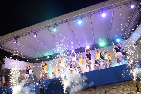 LinQによるライブの様子。