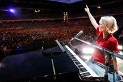 今週の人気画像5位は「SEKAI NO OWARI日産スタジアムライブ、豪華演出の数々に14万人熱狂」より、Saori（Show Produce, Piano）。（Photo by Hajime Kamiiisaka）