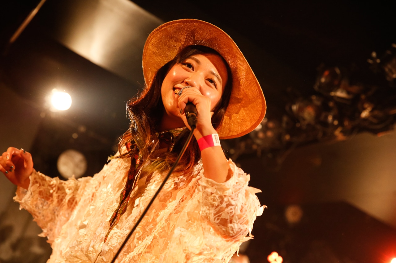 永原真夏＋SUPER GOOD BAND（撮影：木村泰之）