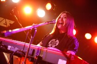 永原真夏＋SUPER GOOD BAND（撮影：木村泰之）