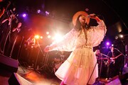 永原真夏＋SUPER GOOD BAND（撮影：木村泰之）