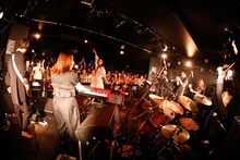 永原真夏＋SUPER GOOD BAND（撮影：木村泰之）
