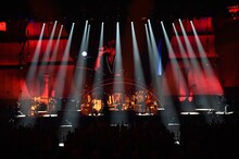 GLAY「GLAY Special Live 2015 in HAKODATE GLORIOUS MILLION DOLLAR NIGHT Vol.2」初日公演の様子。（撮影：岡田裕介）