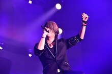 GLAY「GLAY Special Live 2015 in HAKODATE GLORIOUS MILLION DOLLAR NIGHT Vol.2」初日公演の様子。（撮影：岡田裕介）