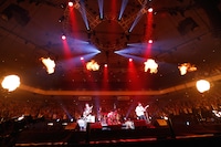 「UNISONSQUARE GARDEN LIVE SPECIAL “fun time 724”」の様子。（Photo by Hisashi Mori）