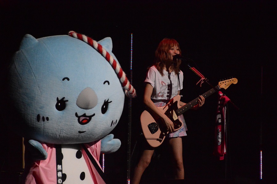 すぅ（Vo, G）（写真提供：Dreamusic）