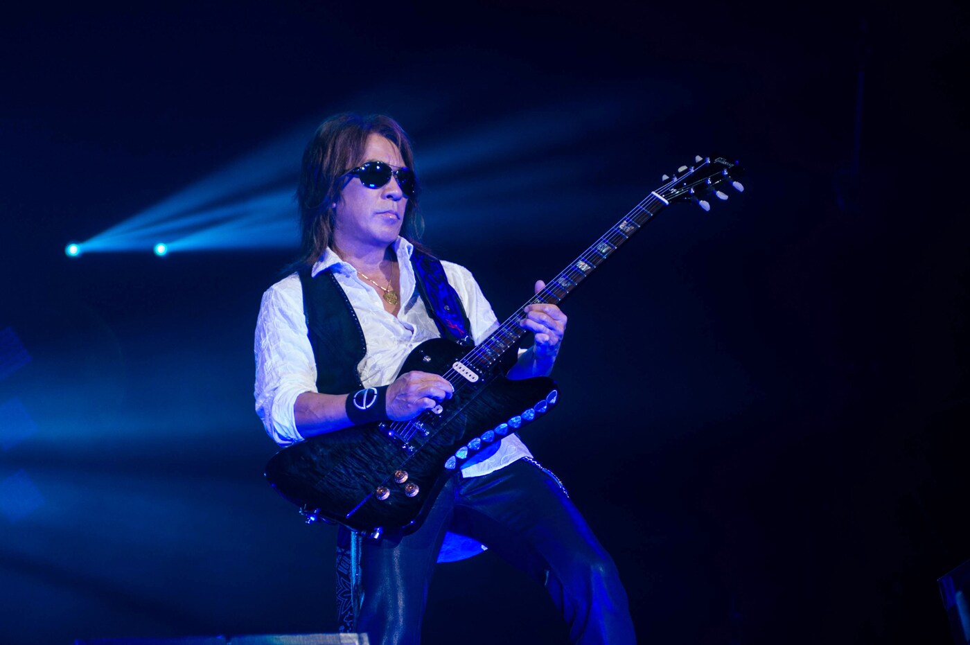 激レア！【B'z 松本孝弘】V.A./ライヴ! イッツ・ザ・ブルース・ナイト 我々とともに幸福と快楽の頂点に」B'zスタジアムツアー完遂 - 音楽ナタリー