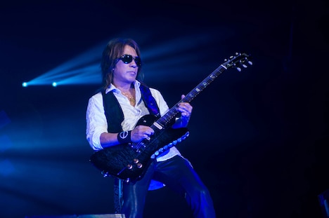 松本孝弘 (写真提供:VERMILLION RECORDS)