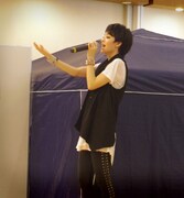 茨城・イオンモール土浦にて昨日7月26日に開催、シングル「相合傘」発売記念インストアイベントでの剛力彩芽。（写真提供：Sony Music Records）