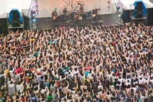 「高橋優デビュー5周年記念 ベストアルバム発売記念祭『秋田で笑う約束』」の模様。（写真提供：ワーナーミュージック・ジャパン）