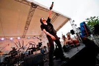 高橋優（写真提供：ワーナーミュージック・ジャパン）