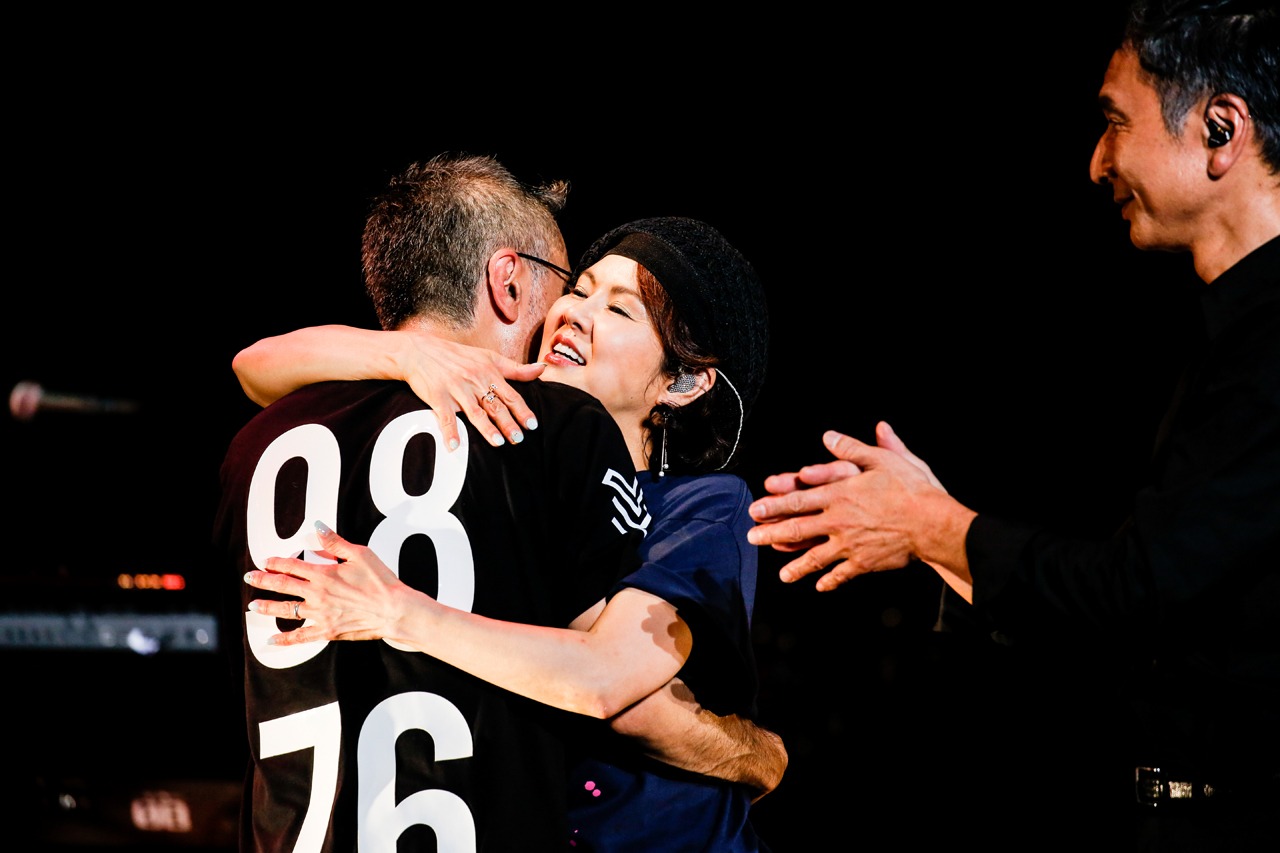 「REBECCA Preview Live」アンコールの様子。（Photo by Hajime Kamiiisaka）