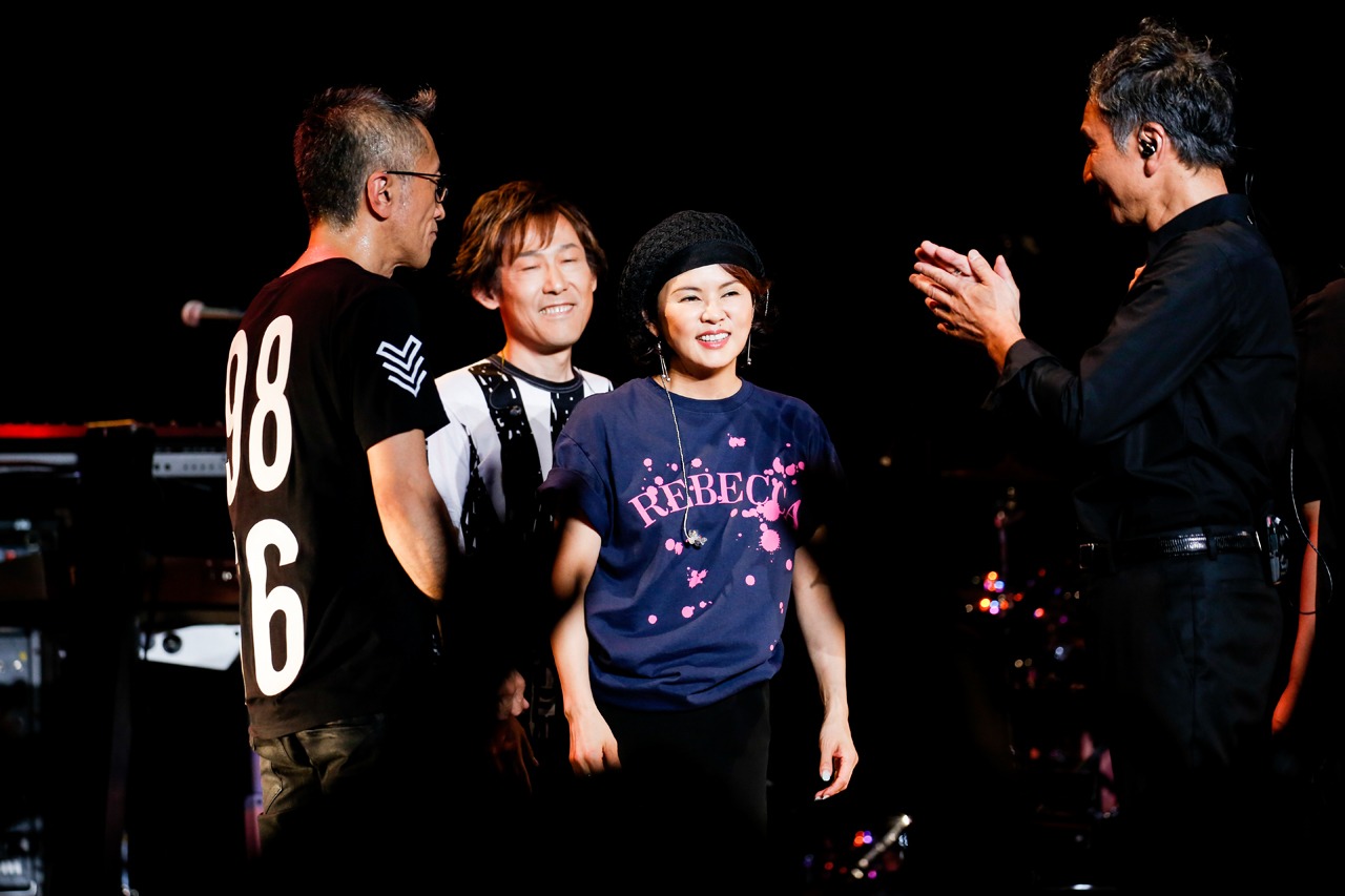 「REBECCA Preview Live」アンコールの様子。（Photo by Hajime Kamiiisaka）