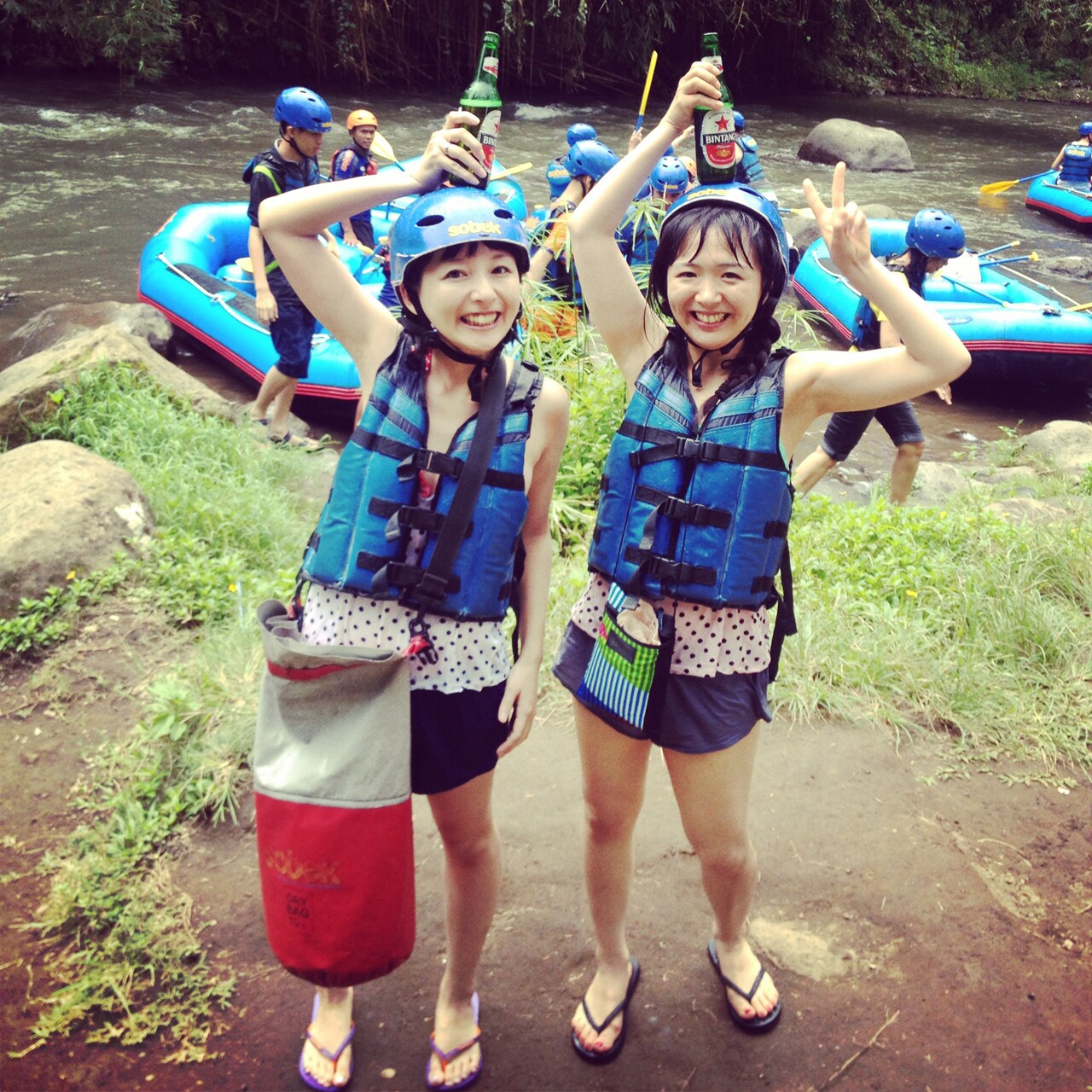 neohachiリリー「キスマイGAME」でヒットソングかるたを吟じる