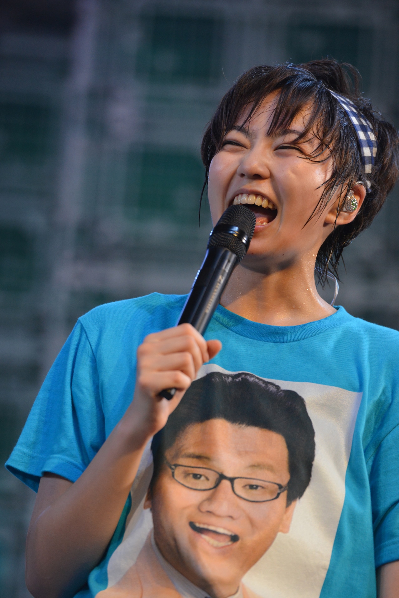安本彩花
