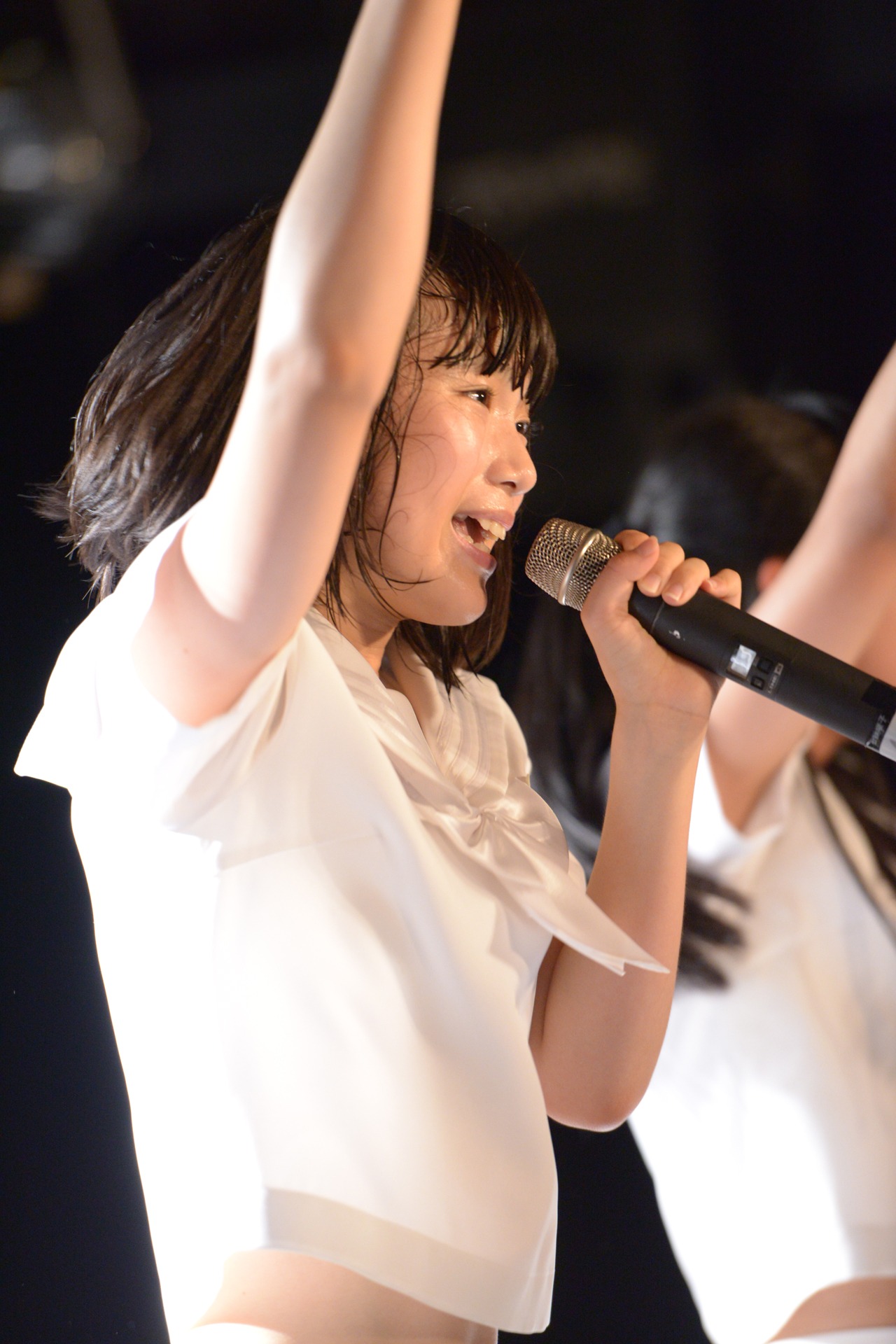 石野理子