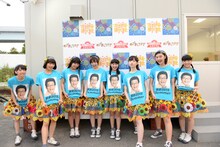 おなじみ“軽部推し”Tシャツでお台場に登場したエビ中。