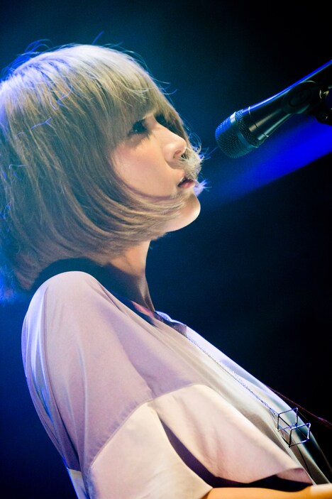 岩田真知（Vo, G）