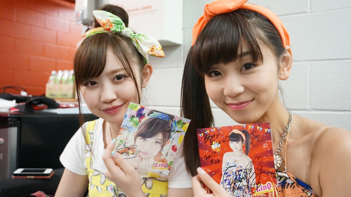 左から新木さくら、吉川千愛。 （写真提供：ジョブ・ネット）