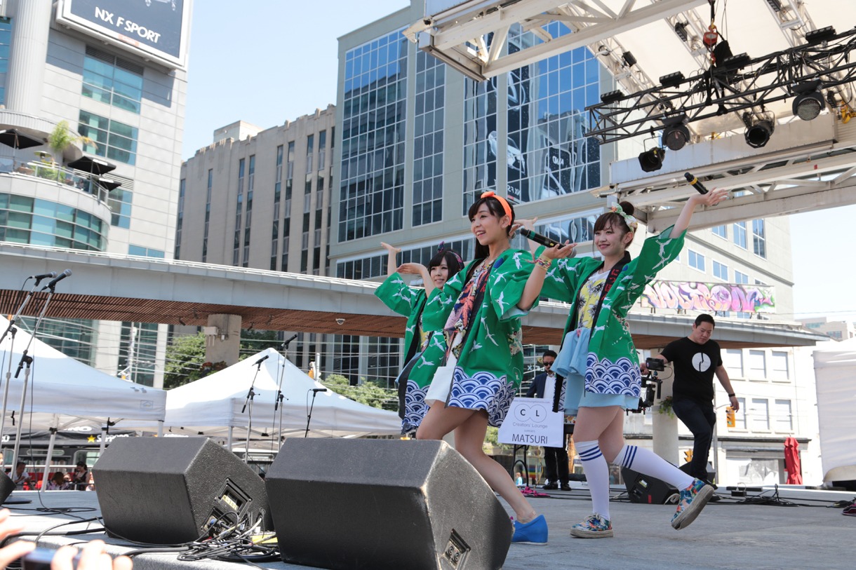 LinQによる「JAPANESE SUMMER FESTIVAL『日本祭り』」ライブの様子。 （写真提供：ジョブ・ネット）
