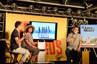 映画「ラブ＆マーシー 終わらないメロディー」公開記念イベントの様子。