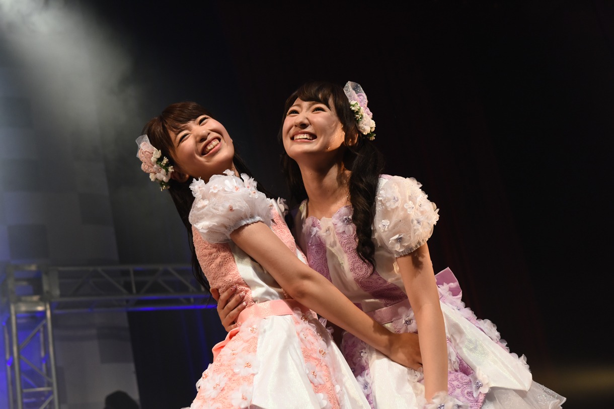 左から井草里桜菜、渡邊真由。