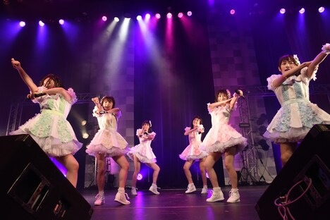 paletによるライブの様子。