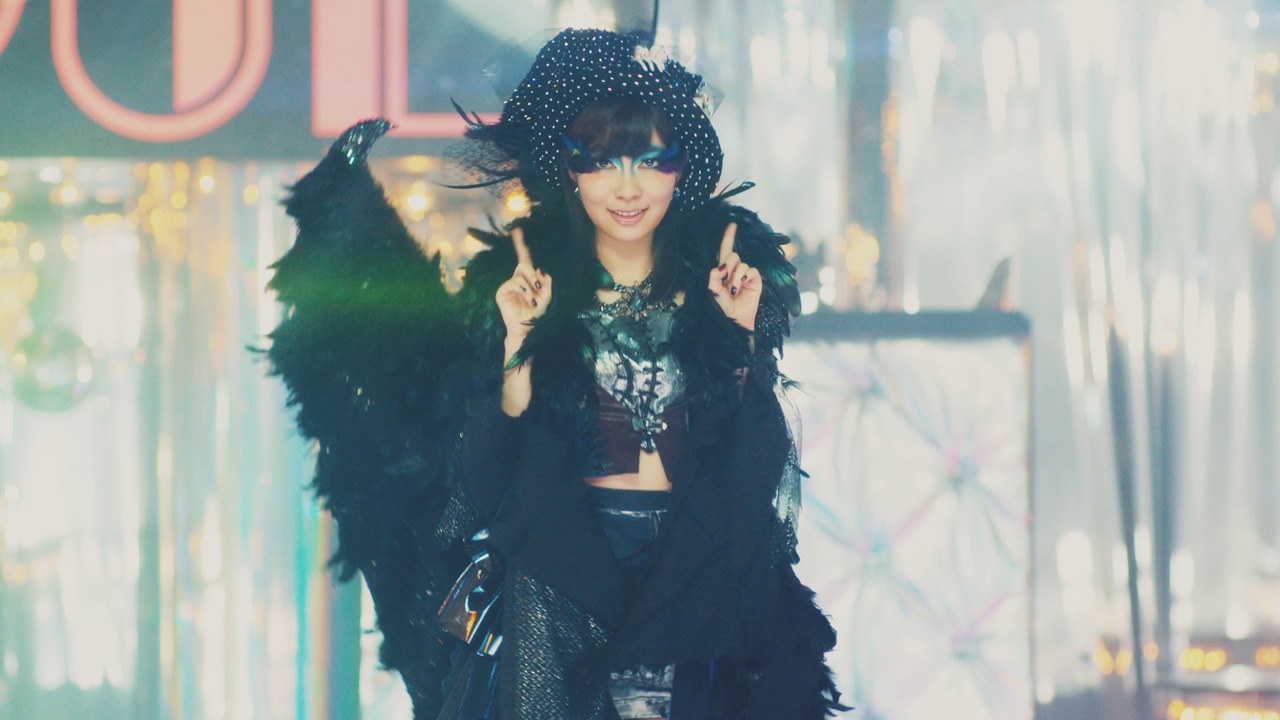 AKB48「ハロウィン・ナイト」ミュージックビデオのワンシーン。(c)AKS