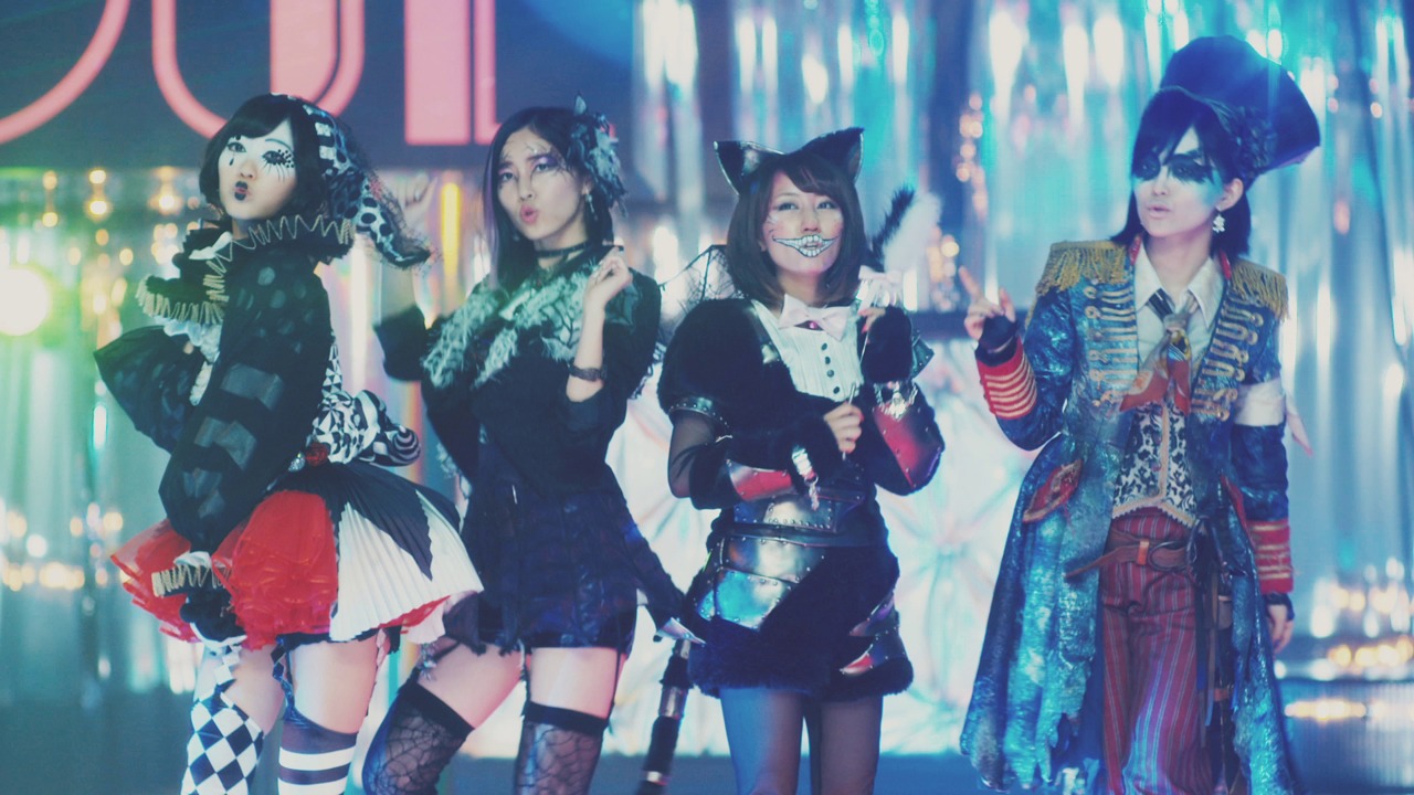 AKB48「ハロウィン・ナイト」ミュージックビデオのワンシーン。(c)AKS