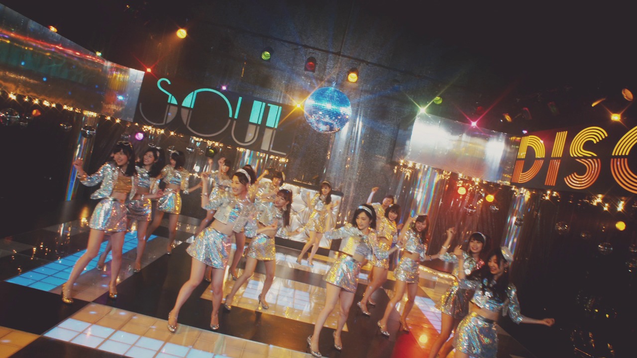 AKB48「ハロウィン・ナイト」ミュージックビデオのワンシーン。(c)AKS